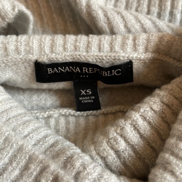 [Banana Republic Factory] Cowl Neck Sweater - Picture 2 of 3